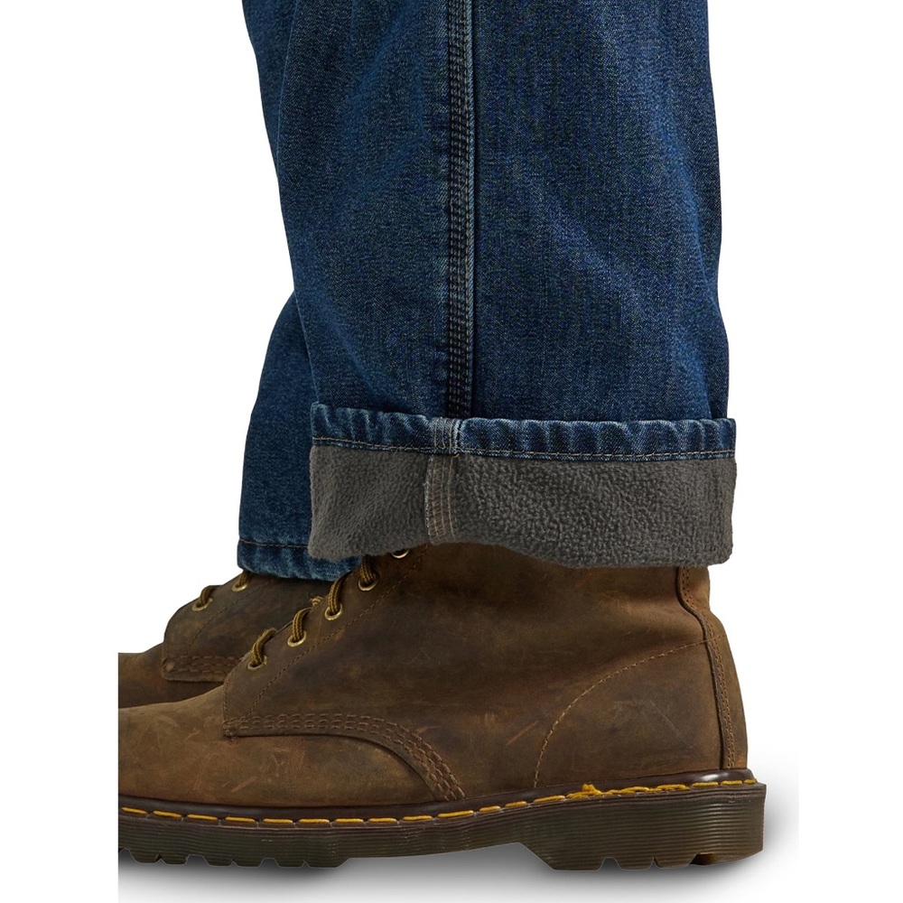 NWT Wrangler Men's and Big Men's Relaxed Fit Fleece Lined Cargo Jean size: 40x32 - Picture 10 of 13